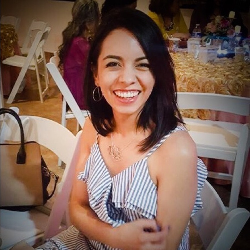 Meet your Posher, Delsy